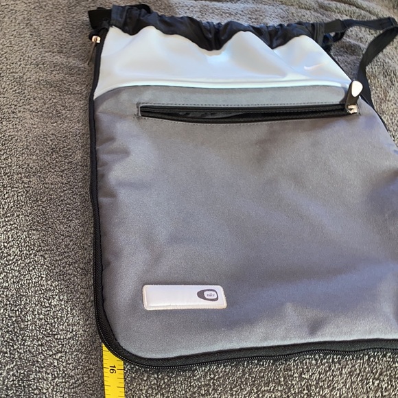 Vintage Nike drawstring backpack from the mid to late 90s But like new condition - Picture 10 of 12